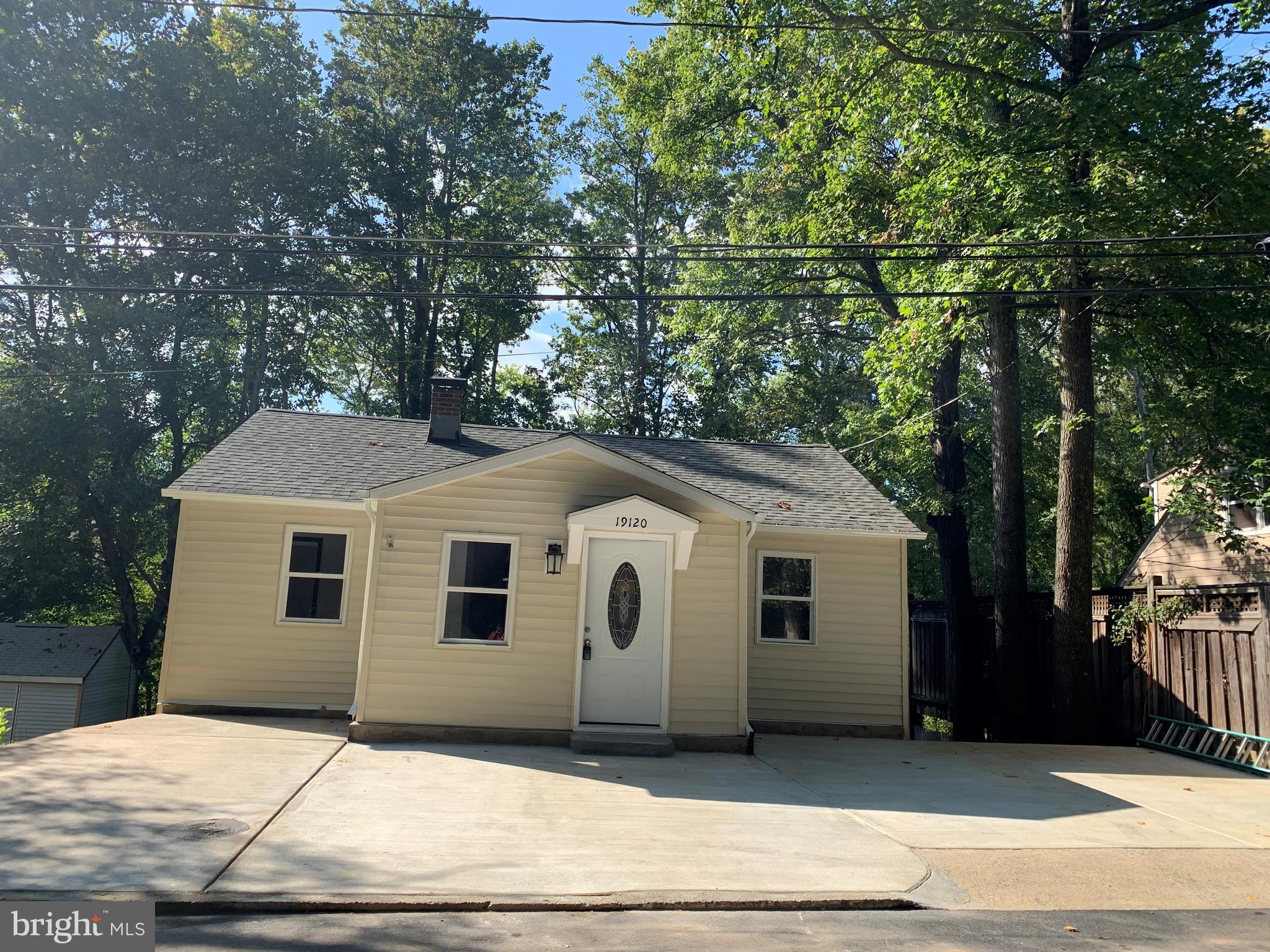 19120 Windsor Road Triangle, VA 22172 - Photo 22 of 24 Front Exterior View 2