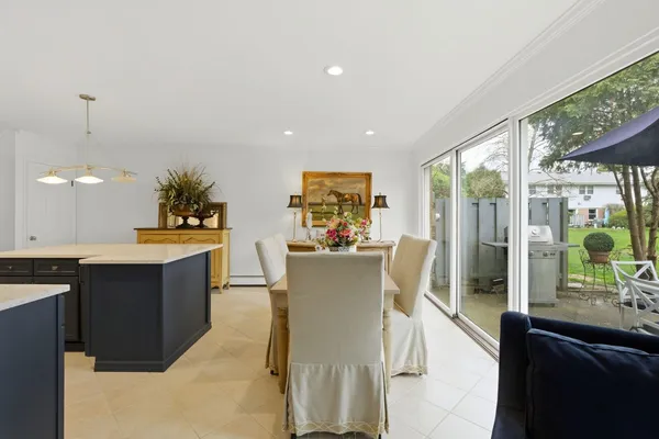 $415,000 | 3 Robin Hood Lane, Northfield, IL 60093