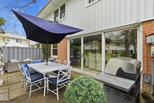 $415,000 | 3 Robin Hood Lane, Northfield, IL 60093