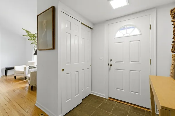 $415,000 | 3 Robin Hood Lane, Northfield, IL 60093