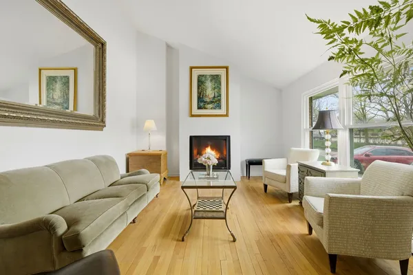 $415,000 | 3 Robin Hood Lane, Northfield, IL 60093