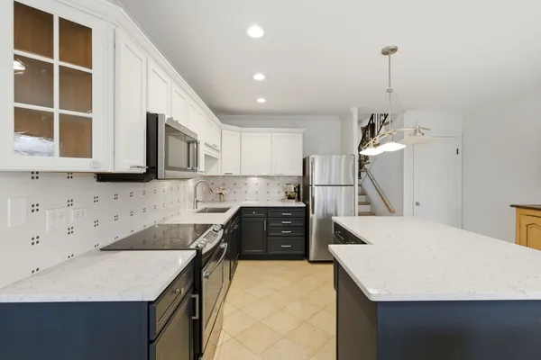 $415,000 | 3 Robin Hood Lane, Northfield, IL 60093