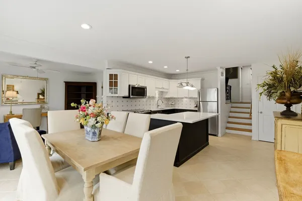 $415,000 | 3 Robin Hood Lane, Northfield, IL 60093