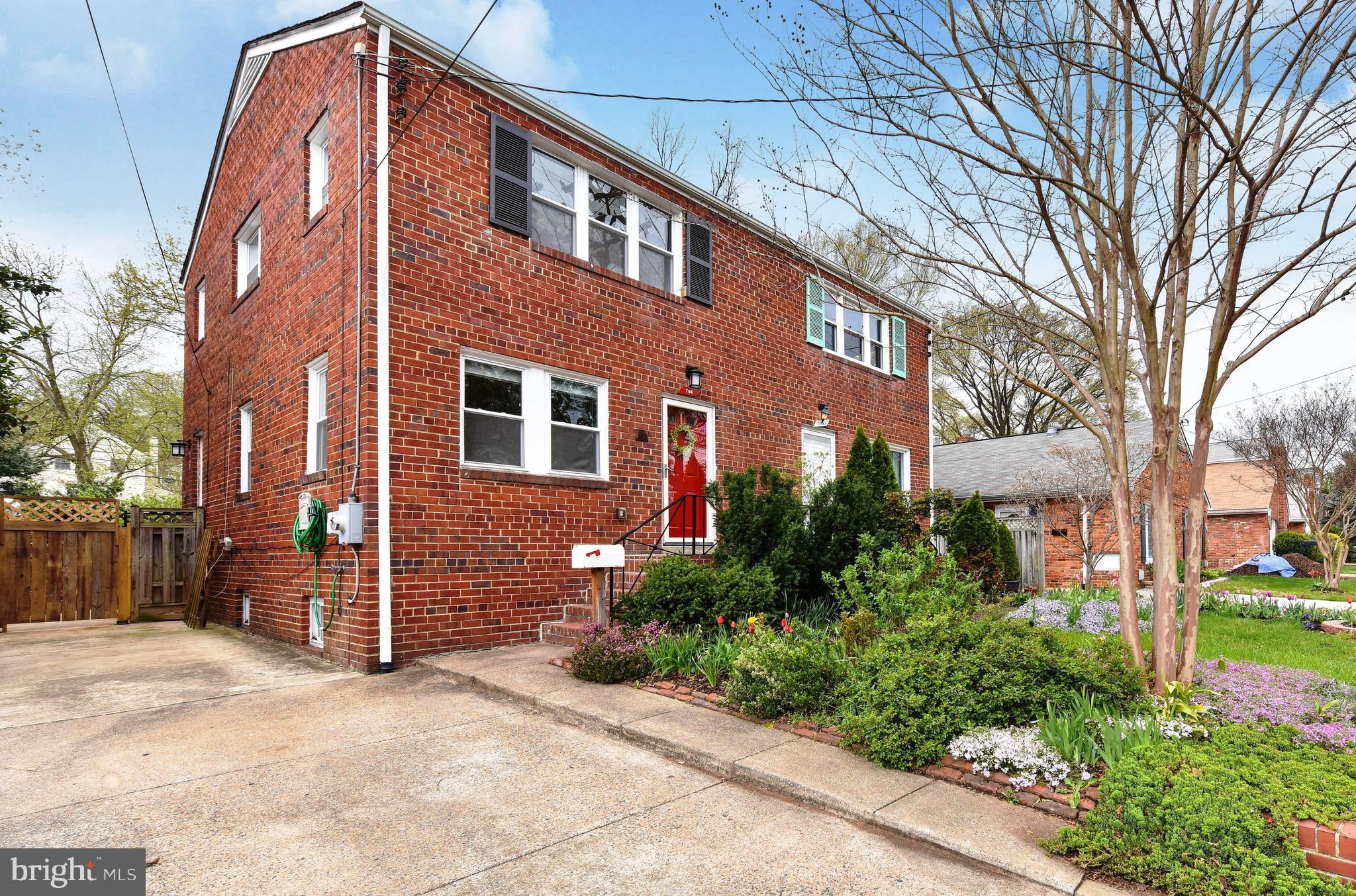 704 West Glebe Road Alexandria, VA 22305 - Photo 1 of 30 Newly renovated mid-century charmer