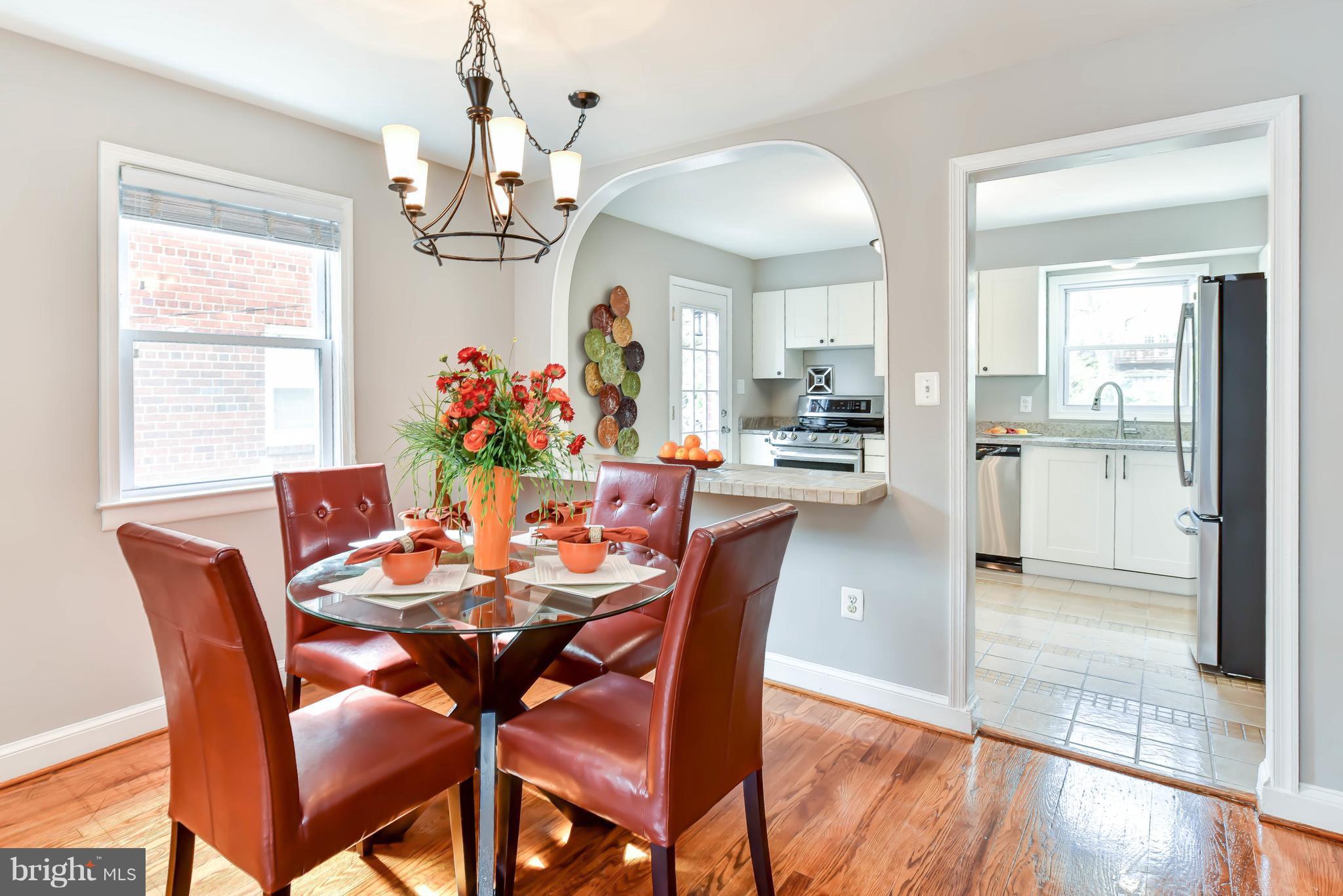 704 West Glebe Road Alexandria, VA 22305 - Photo 5 of 30 Fresh neutral paint throughout