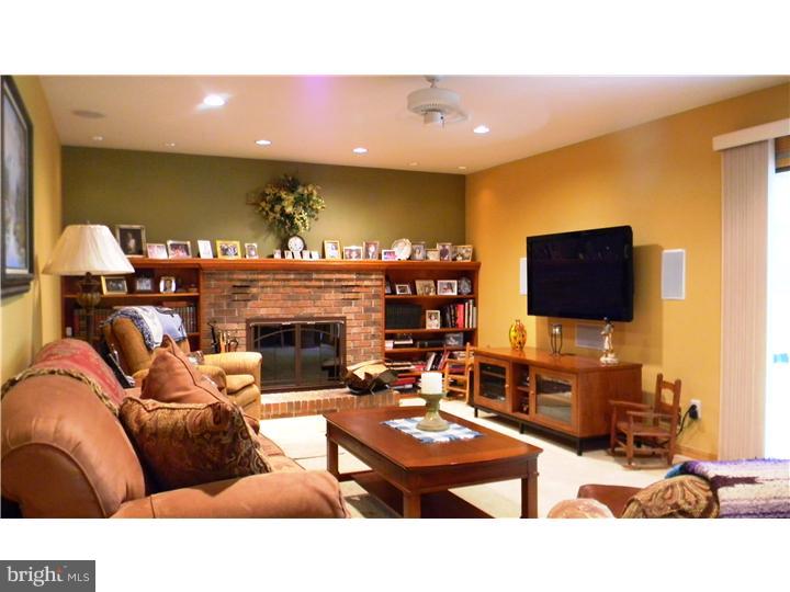 1 Baggaley Road Hamilton, NJ 08690 - Photo 8 of 18 Family Room