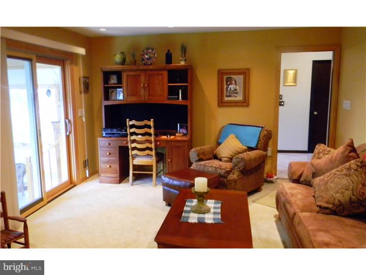 1 Baggaley Road Hamilton, NJ 08690 - Photo 9 of 18 Family Room