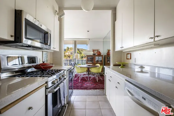 $800,000 | 4411 Los Feliz Boulevard, Unit 1104, Los Angeles, CA 90027