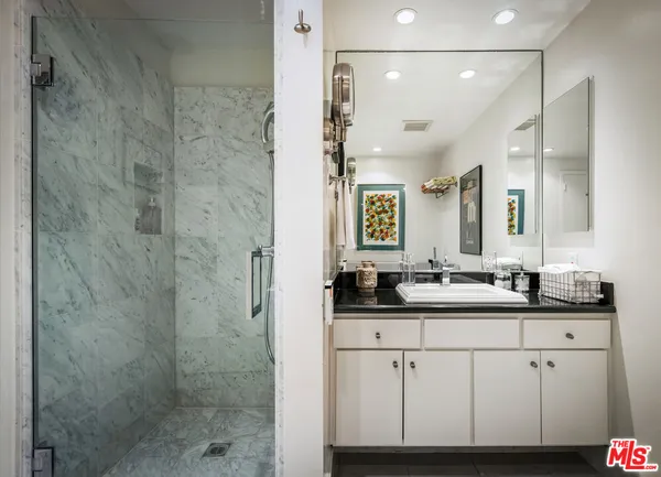 $800,000 | 4411 Los Feliz Boulevard, Unit 1104, Los Angeles, CA 90027