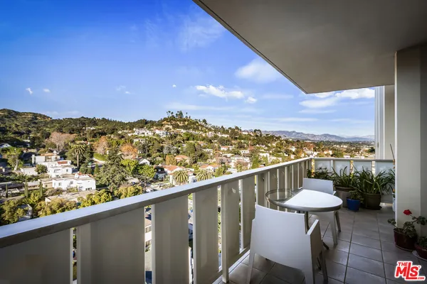 $800,000 | 4411 Los Feliz Boulevard, Unit 1104, Los Angeles, CA 90027