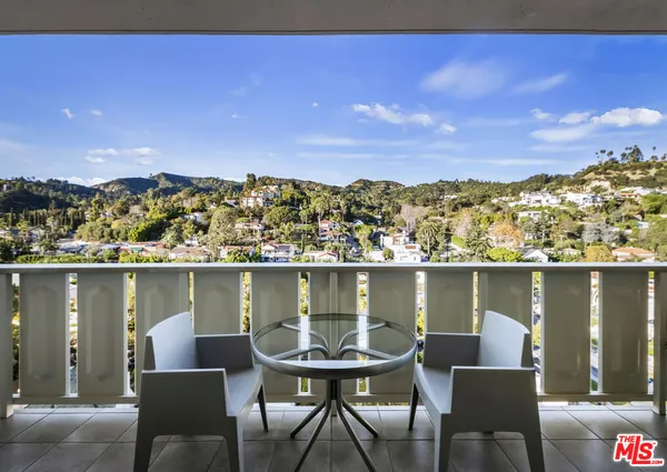 $800,000 | 4411 Los Feliz Boulevard, Unit 1104, Los Angeles, CA 90027