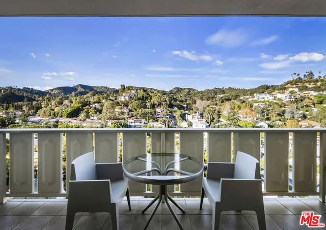 $800,000 | 4411 Los Feliz Boulevard, Unit 1104, Los Angeles, CA 90027