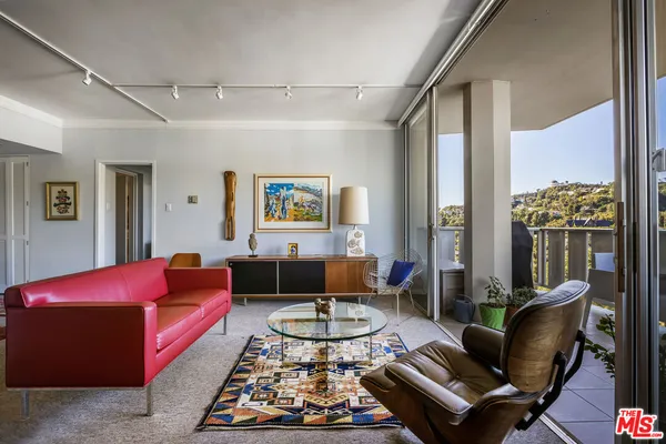 $800,000 | 4411 Los Feliz Boulevard, Unit 1104, Los Angeles, CA 90027
