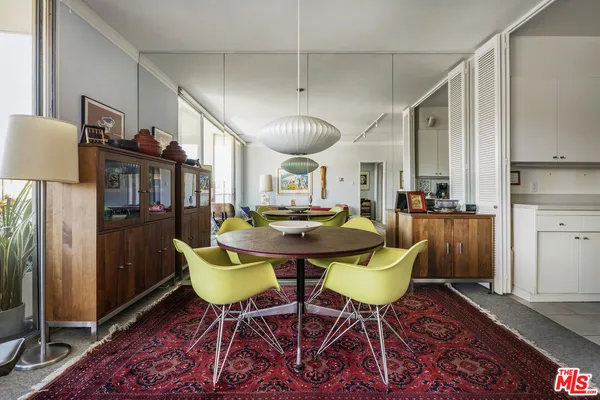 $800,000 | 4411 Los Feliz Boulevard, Unit 1104, Los Angeles, CA 90027