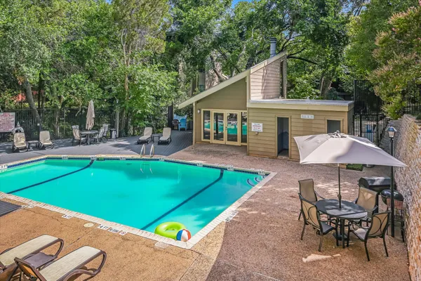 $484,900 | 1135 Barton Hills Drive, Unit 206, Austin, TX 78704