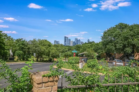 $494,900 | 1135 Barton Hills Drive, Unit 206, Austin, TX 78704