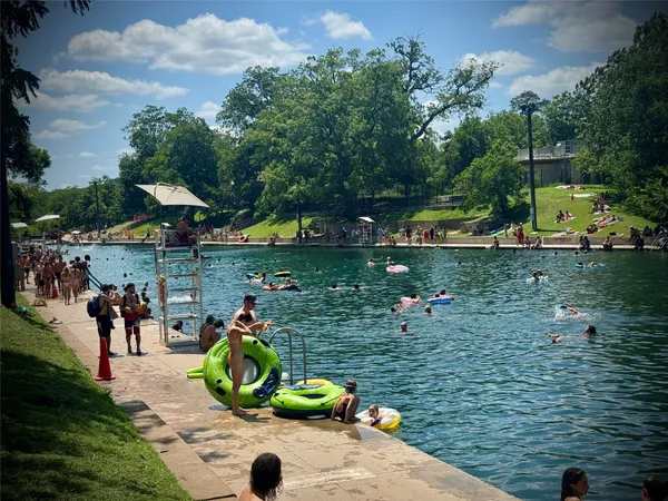 $484,900 | 1135 Barton Hills Drive, Unit 206, Austin, TX 78704
