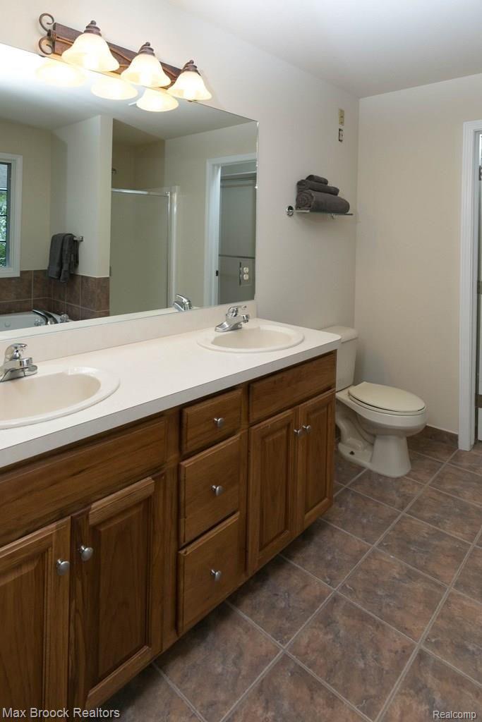 1636 Milverton Road Troy, MI 48083 - Photo 17 of 32 1636MilvertonDr-17.jpg