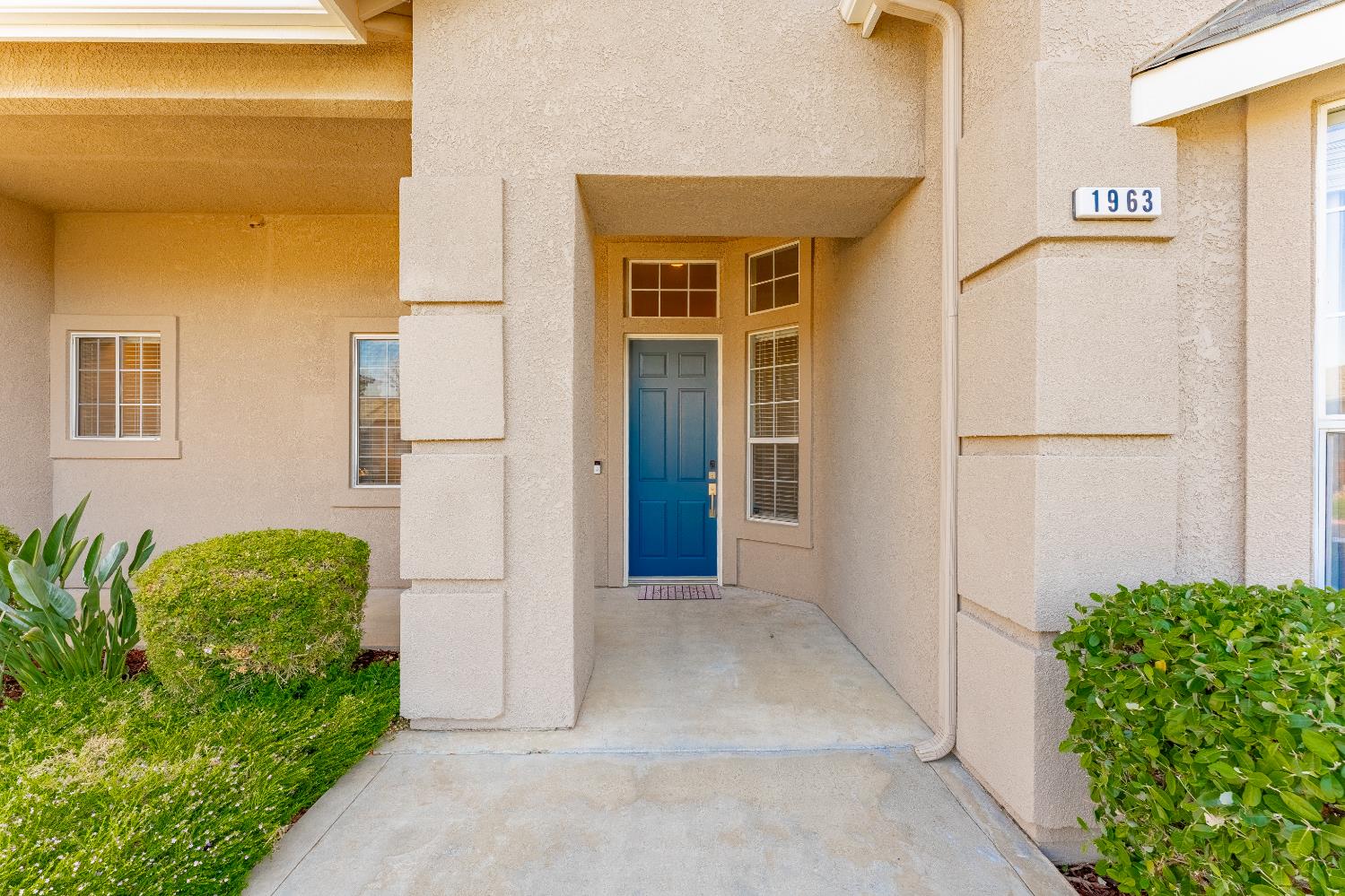 1963 Rialto Court Clovis, CA 93611 - Photo 5 of 36 a view of a back yard of the house