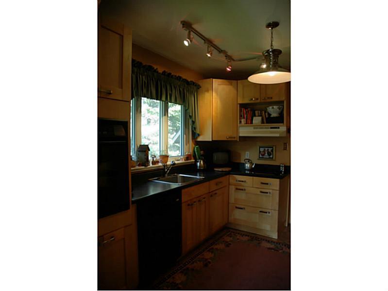 1565 Anderson Road Pittsburgh, PA 15209 - Photo 11 of 22 Kitchen.