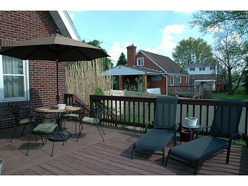1565 Anderson Road Pittsburgh, PA 15209 - Photo 15 of 22 Patio/Deck. Great place to enjoy the sun and relax.