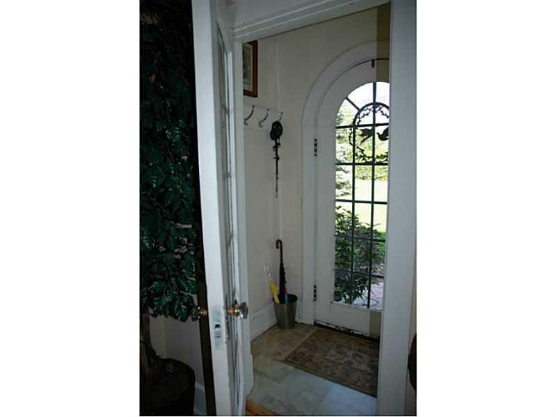 1565 Anderson Road Pittsburgh, PA 15209 - Photo 3 of 22 Entry/Foyer. Front entryway with arched door.