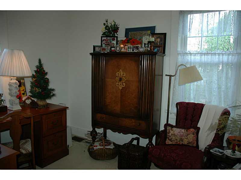 1565 Anderson Road Pittsburgh, PA 15209 - Photo 22 of 22 Bedroom.