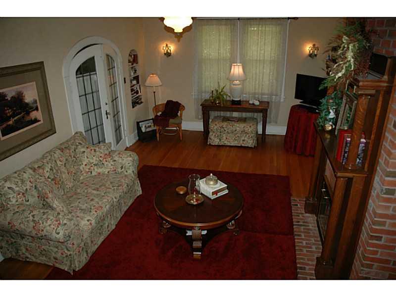 1565 Anderson Road Pittsburgh, PA 15209 - Photo 4 of 22 Living Room. Spacious living room with hardwood floors