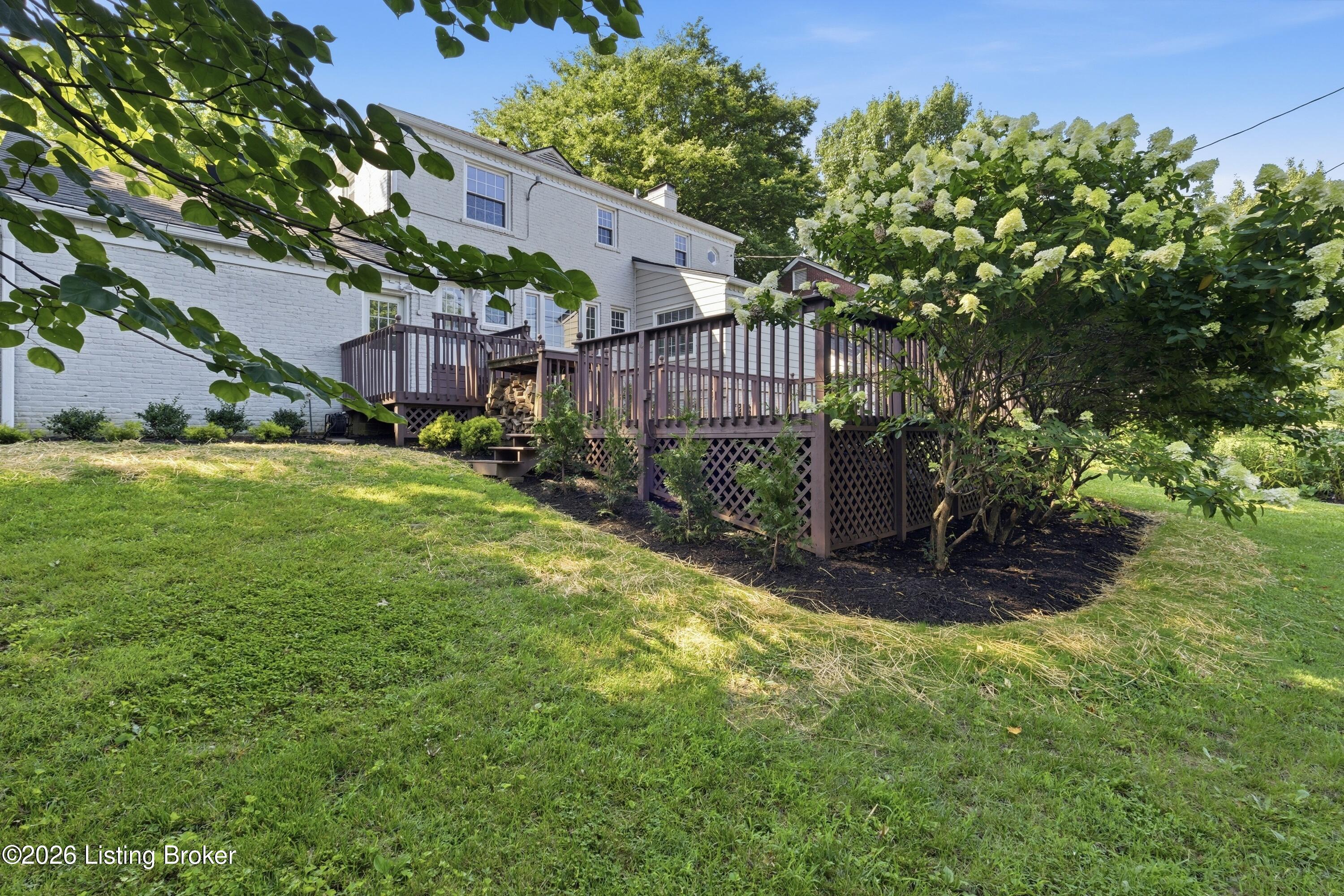3111 Dundee Road Louisville, KY 40205 - Photo 51 of 61 15_3111dundee_louisvillerealestatemedia_