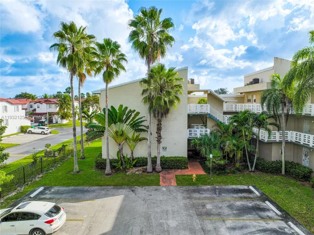 $270,000 | 21121 Southwest 85th Avenue, Unit 216, Cutler Bay, FL 33189