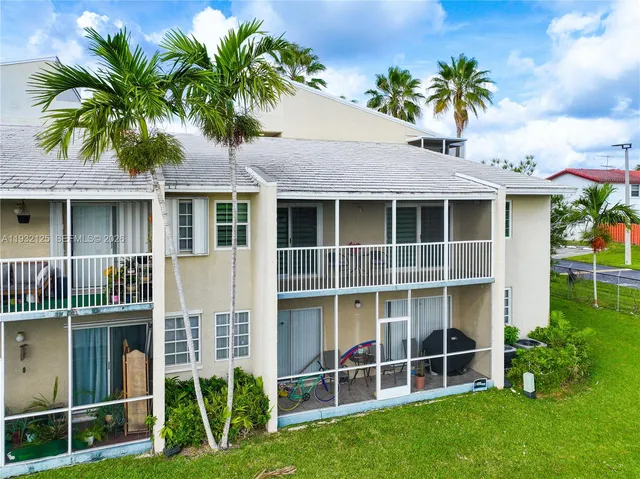 $270,000 | 21121 Southwest 85th Avenue, Unit 216, Cutler Bay, FL 33189