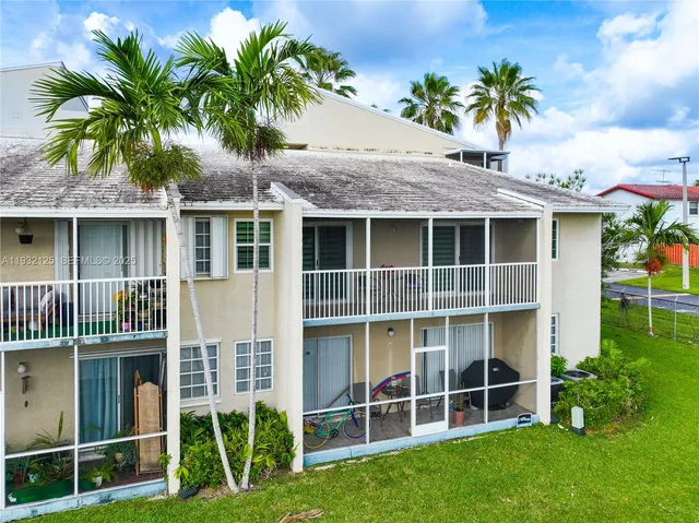 $270,000 | 21121 Southwest 85th Avenue, Unit 216, Cutler Bay, FL 33189