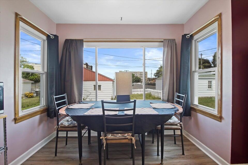 3914 West Scott Street, Unit 3916 West Milwaukee, WI 53215 - Photo 20 of 21 Lower Dining