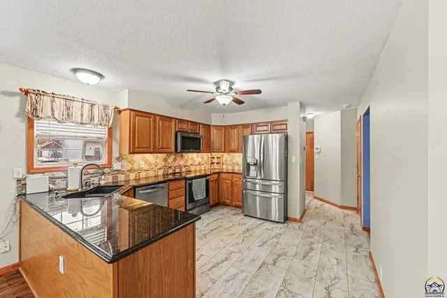 $329,900 | 5649 Southwest 36th Street, Topeka, KS 66614