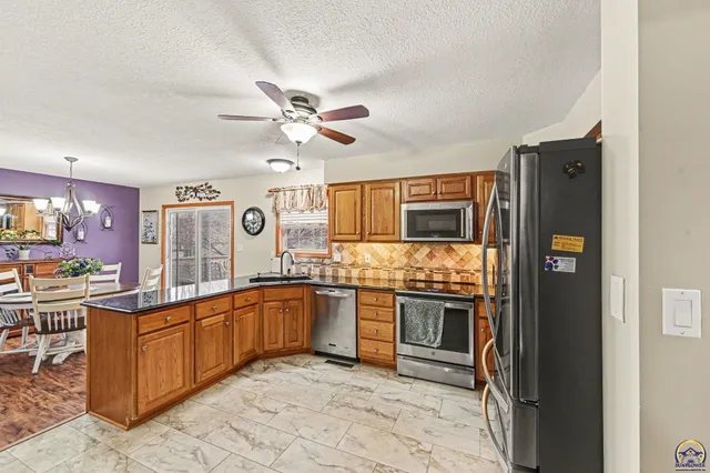 $329,900 | 5649 Southwest 36th Street, Topeka, KS 66614