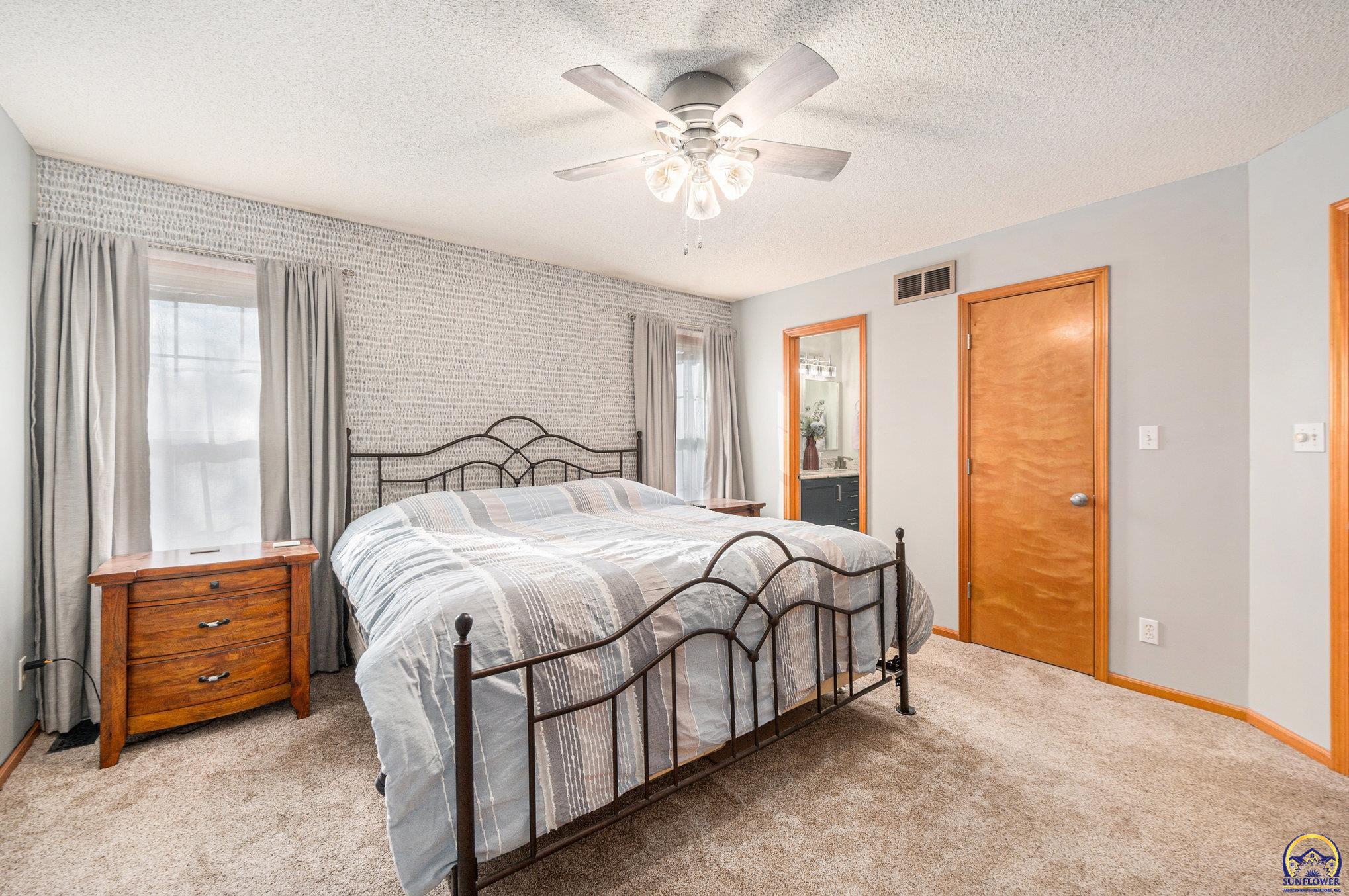 5649 Southwest 36th Street Topeka, KS 66614 - Photo 15 of 31