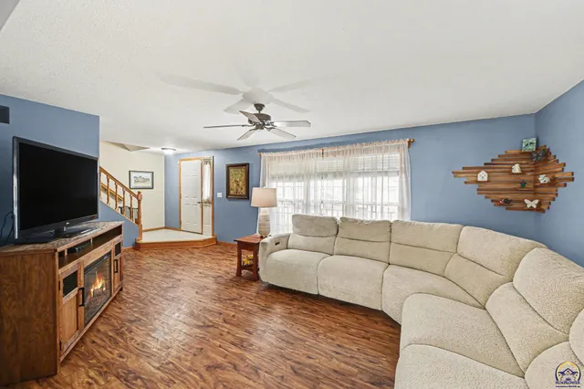 $329,900 | 5649 Southwest 36th Street, Topeka, KS 66614