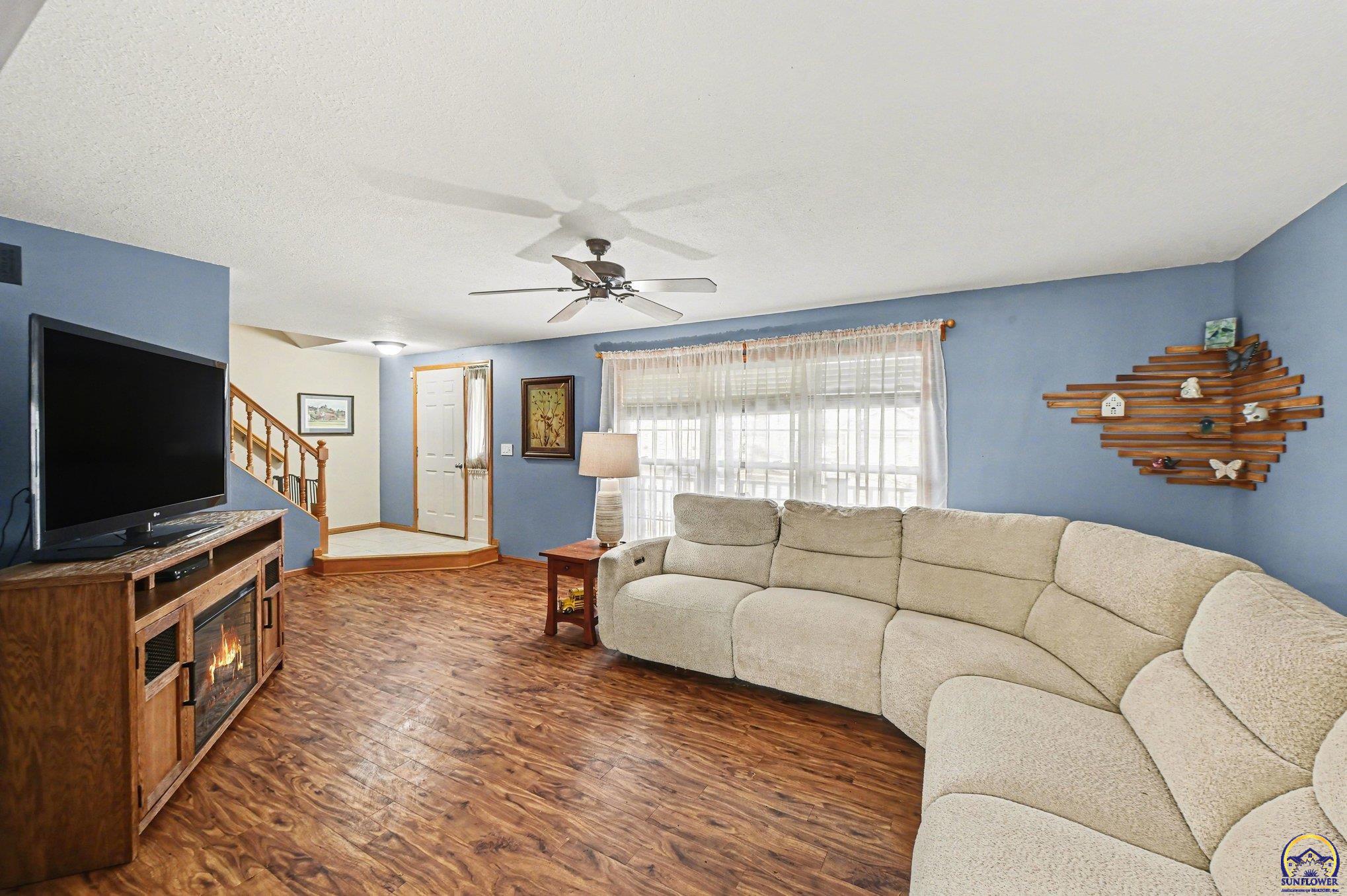 5649 Southwest 36th Street Topeka, KS 66614 - Photo 7 of 31