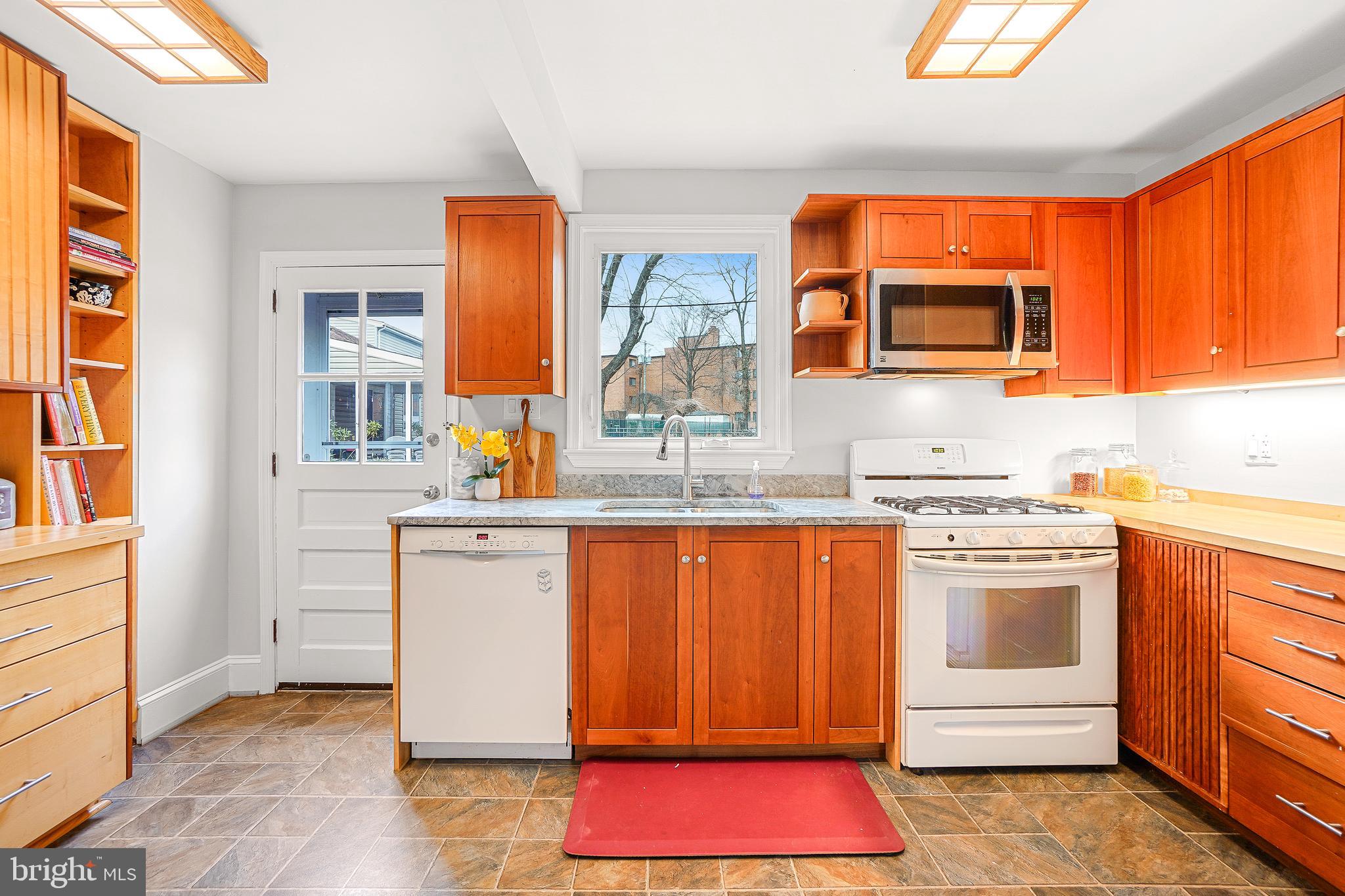 713 Ritchie Avenue Silver Spring, MD 20910 - Photo 14 of 35 Kitchen with Access to the Side Yard