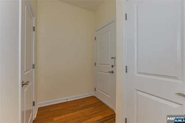 $3,800 | 4 Main Street, Unit F112, Edgewater, NJ 07020