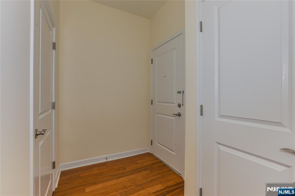 4 Main Street, Unit F Edgewater, NJ 07020 - Photo 4 of 20 a view of a room