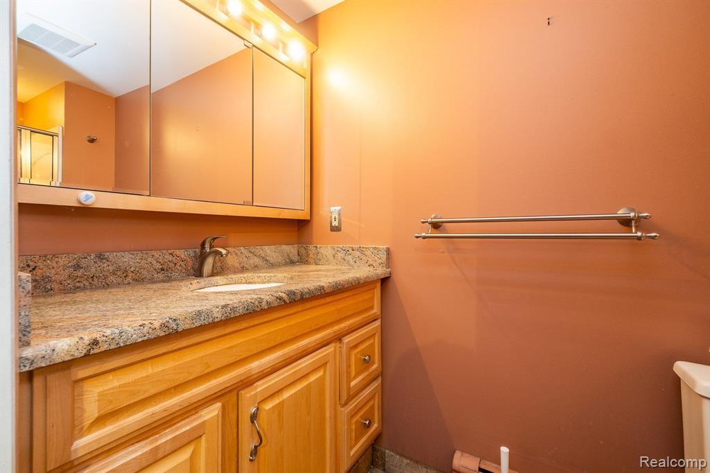 16317 Riverside Drive Livonia, MI 48154 - Photo 25 of 37 Gallery Image 25