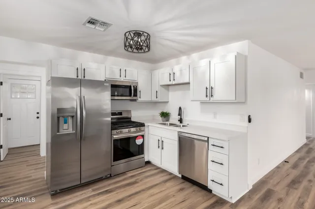 $349,900 | 3009 West Alice Avenue, Phoenix, AZ 85051