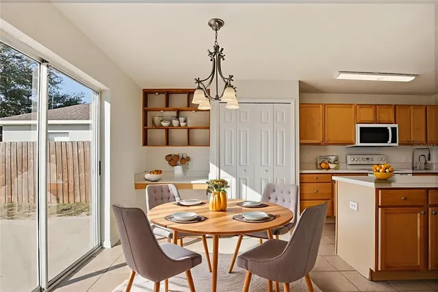 $284,900 | 1046 Brenton Leaf Drive, Ruskin, FL 33570