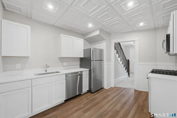 $2,000 | 45 Dunham Street, Norwich, CT 06360