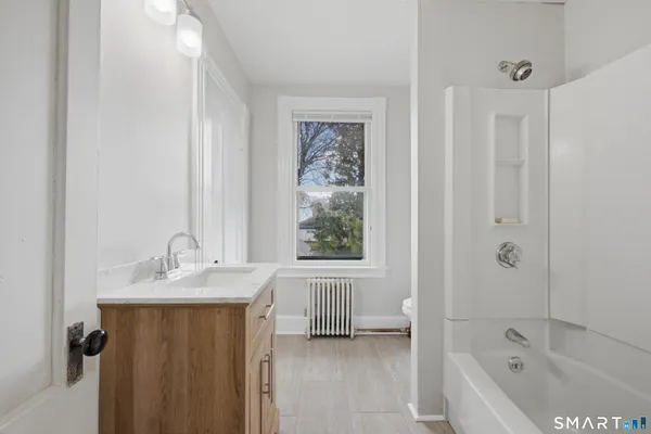 $2,000 | 45 Dunham Street, Norwich, CT 06360