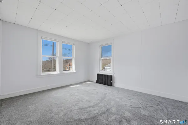 $2,000 | 45 Dunham Street, Norwich, CT 06360