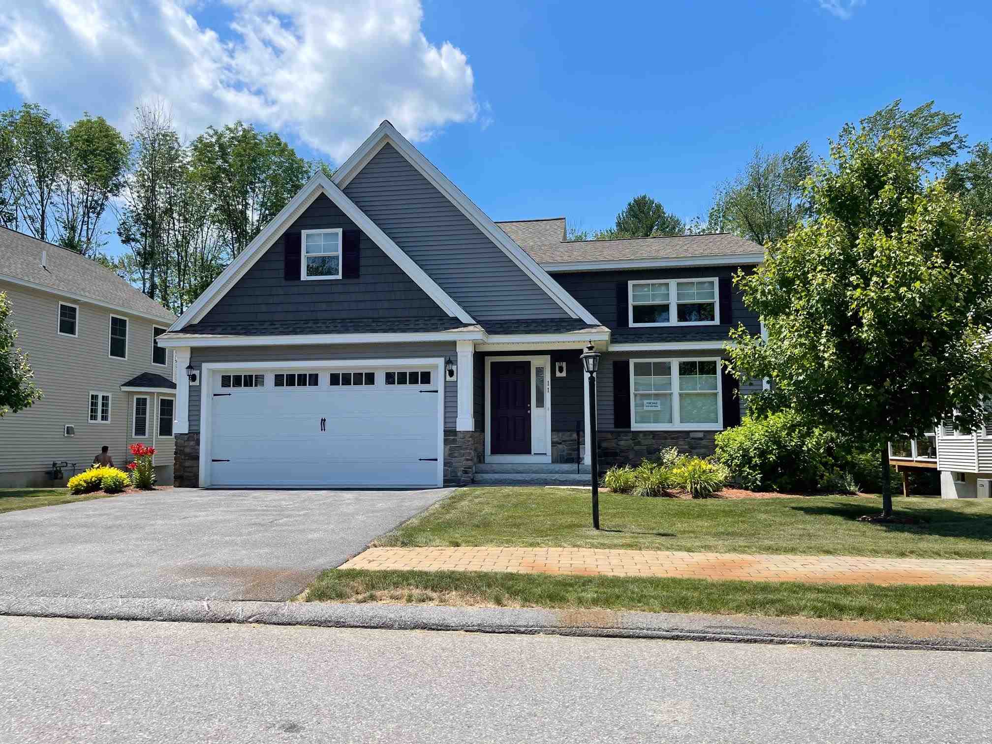 11 Renaissance Circle Salem, NH 03079 - Photo 1 of 17