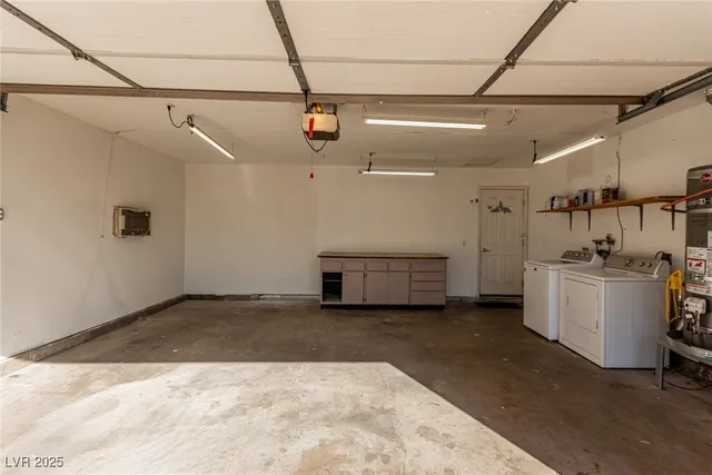 $2,250 | 6358 Meadowlark Lane, Las Vegas, NV 89103