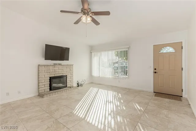 $2,250 | 6358 Meadowlark Lane, Las Vegas, NV 89103